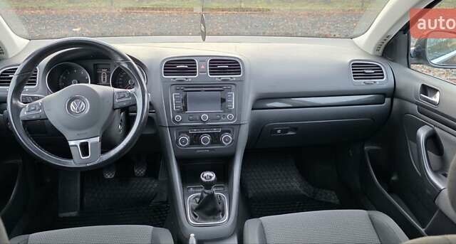 Черный Фольксваген Гольф, объемом двигателя 1.6 л и пробегом 183 тыс. км за 6100 $, фото 13 на Automoto.ua