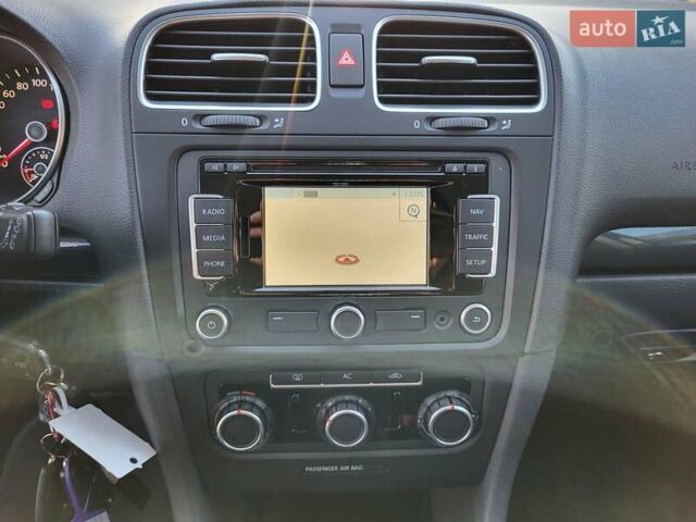 Черный Фольксваген Гольф, объемом двигателя 1.4 л и пробегом 199 тыс. км за 8000 $, фото 28 на Automoto.ua