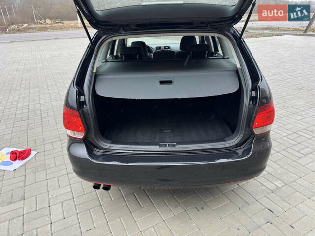 Черный Фольксваген Гольф, объемом двигателя 1.4 л и пробегом 195 тыс. км за 7800 $, фото 24 на Automoto.ua