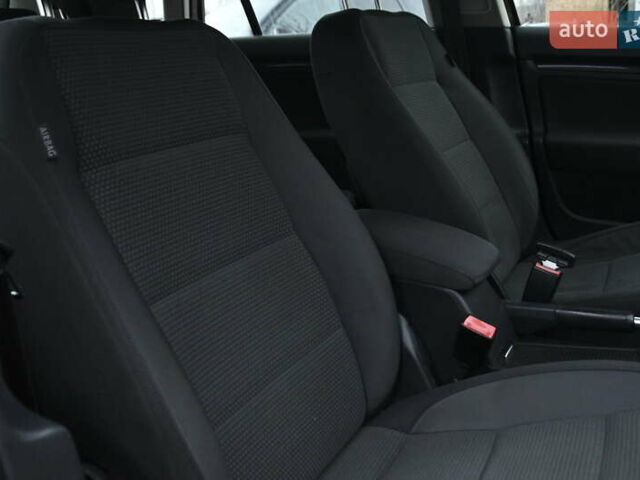 Черный Фольксваген Гольф, объемом двигателя 1.97 л и пробегом 275 тыс. км за 8850 $, фото 42 на Automoto.ua