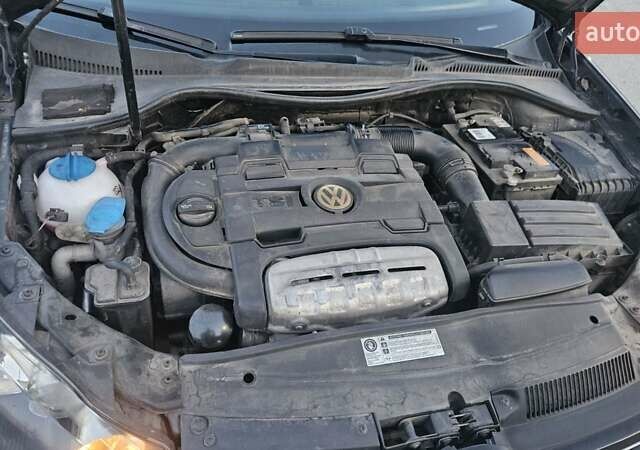 Черный Фольксваген Гольф, объемом двигателя 1.4 л и пробегом 287 тыс. км за 6900 $, фото 7 на Automoto.ua