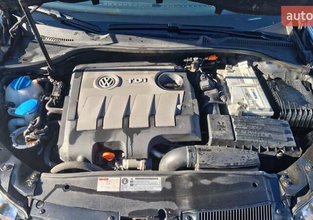 Чорний Фольксваген Гольф, об'ємом двигуна 1.6 л та пробігом 301 тис. км за 8250 $, фото 12 на Automoto.ua