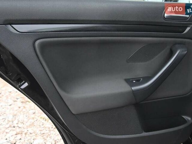 Черный Фольксваген Гольф, объемом двигателя 1.97 л и пробегом 275 тыс. км за 8850 $, фото 28 на Automoto.ua