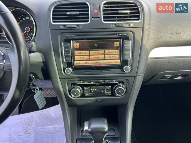 Черный Фольксваген Гольф, объемом двигателя 1.4 л и пробегом 243 тыс. км за 7950 $, фото 10 на Automoto.ua