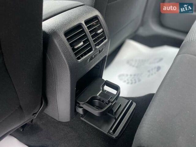 Чорний Фольксваген Гольф, об'ємом двигуна 1.6 л та пробігом 209 тис. км за 9500 $, фото 35 на Automoto.ua