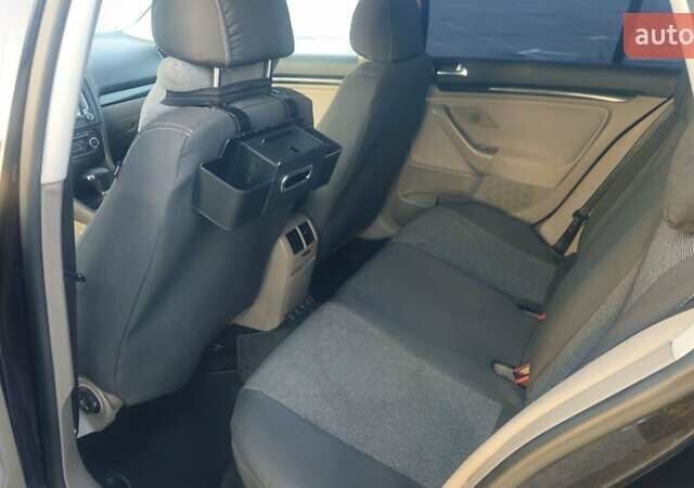 Черный Фольксваген Гольф, объемом двигателя 1.4 л и пробегом 287 тыс. км за 6900 $, фото 10 на Automoto.ua