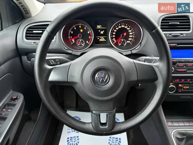Черный Фольксваген Гольф, объемом двигателя 1.39 л и пробегом 228 тыс. км за 8200 $, фото 13 на Automoto.ua