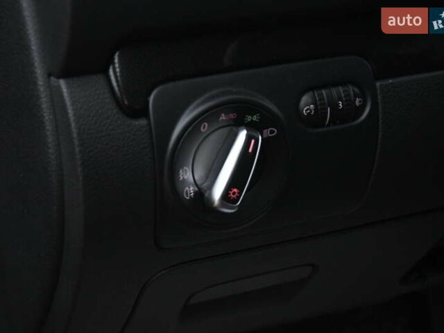 Черный Фольксваген Гольф, объемом двигателя 1.97 л и пробегом 275 тыс. км за 8850 $, фото 20 на Automoto.ua