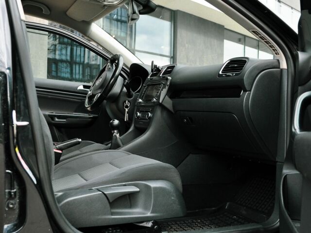 Чорний Фольксваген Гольф, об'ємом двигуна 1.6 л та пробігом 320 тис. км за 7200 $, фото 8 на Automoto.ua