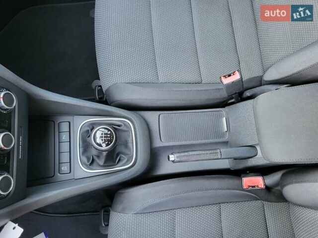 Черный Фольксваген Гольф, объемом двигателя 1.4 л и пробегом 199 тыс. км за 8000 $, фото 29 на Automoto.ua