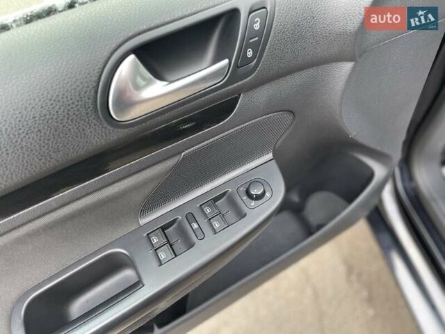 Чорний Фольксваген Гольф, об'ємом двигуна 1.6 л та пробігом 209 тис. км за 9500 $, фото 9 на Automoto.ua