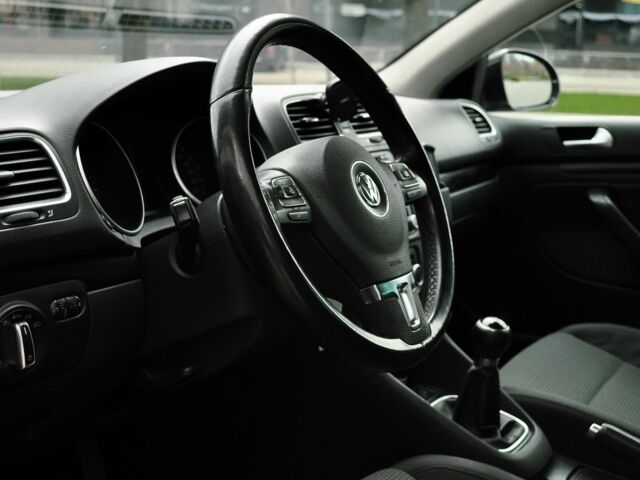 Чорний Фольксваген Гольф, об'ємом двигуна 1.6 л та пробігом 320 тис. км за 7200 $, фото 6 на Automoto.ua