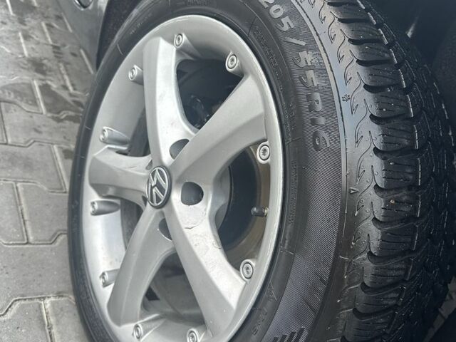 Фольксваген Гольф 2010 в Виннице на Automoto.ua Черный Фольксваген Гольф, объемом двигателя 1.6 л и пробегом 257 тыс. км за 6000 $, фото 14 на Automoto.ua