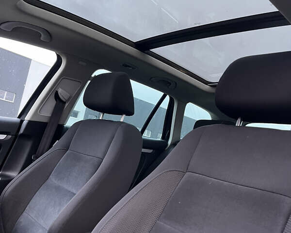 Черный Фольксваген Гольф, объемом двигателя 1.4 л и пробегом 240 тыс. км за 7400 $, фото 12 на Automoto.ua