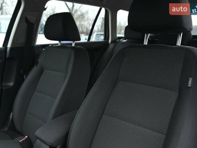 Черный Фольксваген Гольф, объемом двигателя 1.97 л и пробегом 275 тыс. км за 8850 $, фото 19 на Automoto.ua