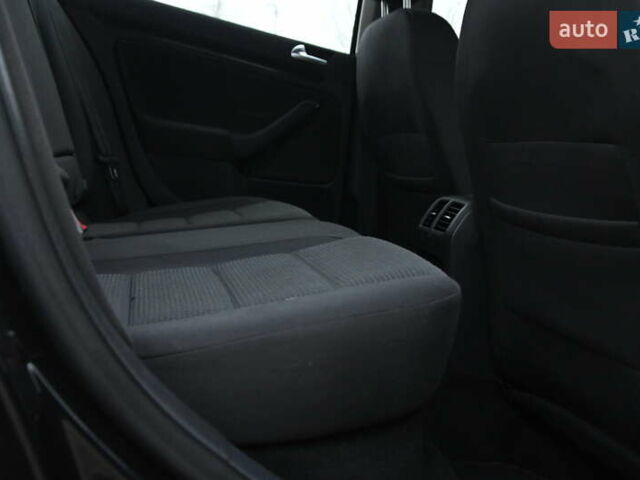 Черный Фольксваген Гольф, объемом двигателя 1.97 л и пробегом 275 тыс. км за 8850 $, фото 35 на Automoto.ua