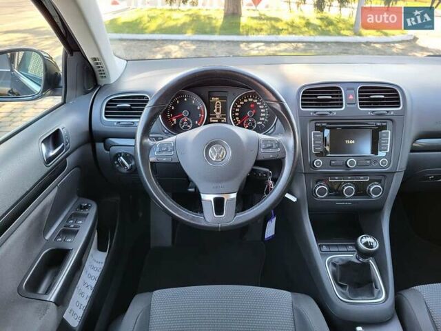 Черный Фольксваген Гольф, объемом двигателя 1.4 л и пробегом 199 тыс. км за 8000 $, фото 22 на Automoto.ua