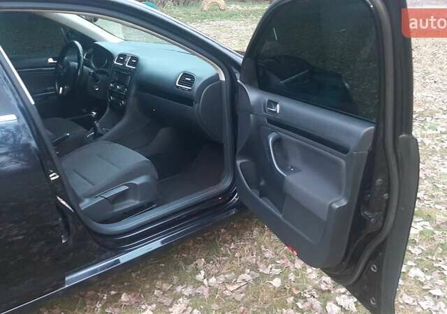 Черный Фольксваген Гольф, объемом двигателя 1.39 л и пробегом 240 тыс. км за 7800 $, фото 7 на Automoto.ua