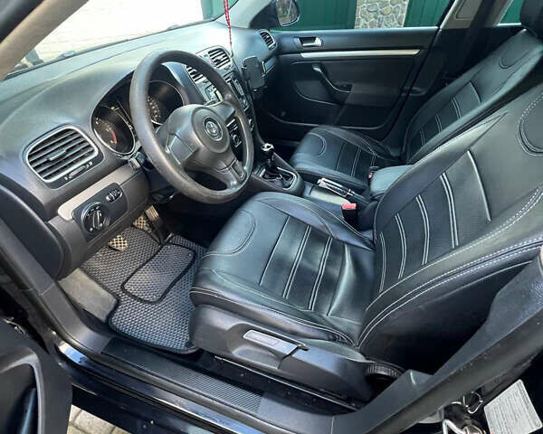 Черный Фольксваген Гольф, объемом двигателя 1.6 л и пробегом 420 тыс. км за 7500 $, фото 4 на Automoto.ua