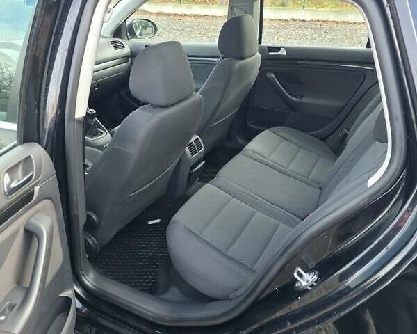 Черный Фольксваген Гольф, объемом двигателя 1.6 л и пробегом 182 тыс. км за 7200 $, фото 6 на Automoto.ua