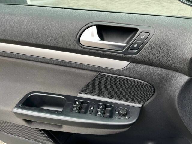 Чорний Фольксваген Гольф, об'ємом двигуна 0 л та пробігом 217 тис. км за 5500 $, фото 6 на Automoto.ua