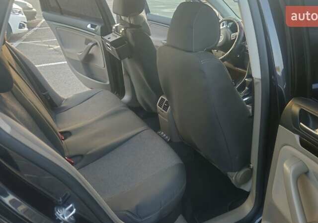 Черный Фольксваген Гольф, объемом двигателя 1.4 л и пробегом 287 тыс. км за 6900 $, фото 12 на Automoto.ua