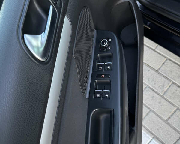 Черный Фольксваген Гольф, объемом двигателя 1.4 л и пробегом 239 тыс. км за 7150 $, фото 19 на Automoto.ua