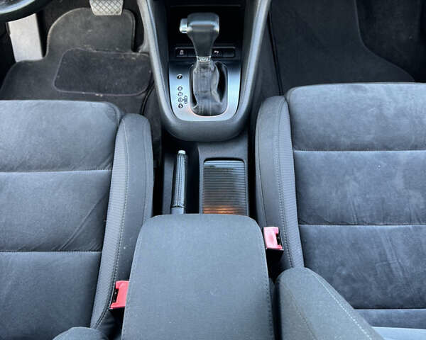 Черный Фольксваген Гольф, объемом двигателя 1.4 л и пробегом 239 тыс. км за 7150 $, фото 17 на Automoto.ua