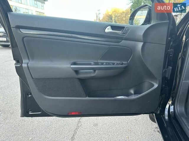 Черный Фольксваген Гольф, объемом двигателя 1.6 л и пробегом 294 тыс. км за 7700 $, фото 16 на Automoto.ua