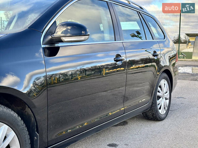 Черный Фольксваген Гольф, объемом двигателя 1.4 л и пробегом 200 тыс. км за 8600 $, фото 16 на Automoto.ua