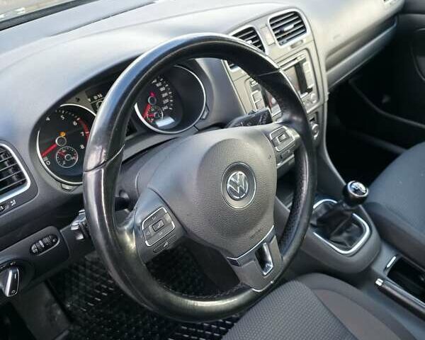 Черный Фольксваген Гольф, объемом двигателя 1.6 л и пробегом 182 тыс. км за 7200 $, фото 12 на Automoto.ua