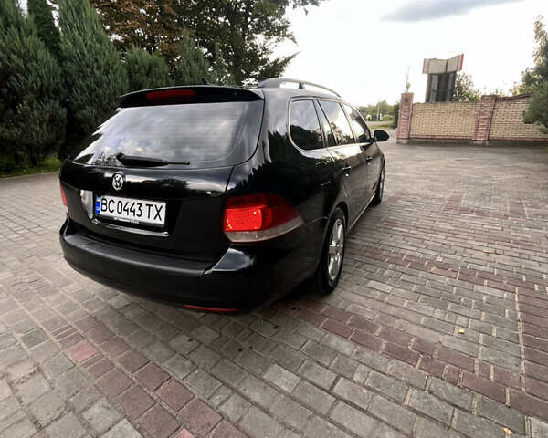 Черный Фольксваген Гольф, объемом двигателя 1.6 л и пробегом 335 тыс. км за 7350 $, фото 6 на Automoto.ua