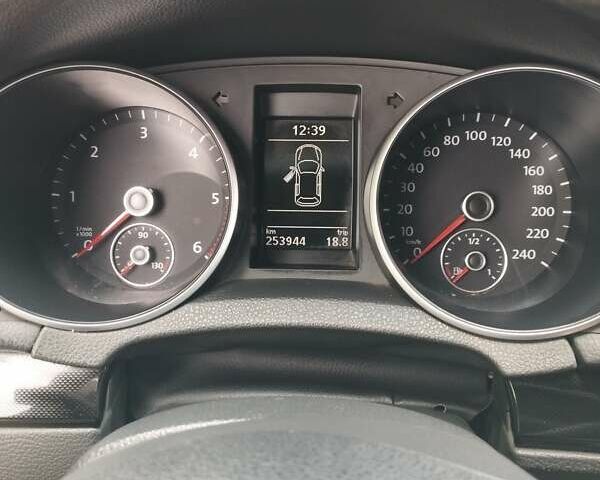 Черный Фольксваген Гольф, объемом двигателя 1.6 л и пробегом 254 тыс. км за 8000 $, фото 20 на Automoto.ua