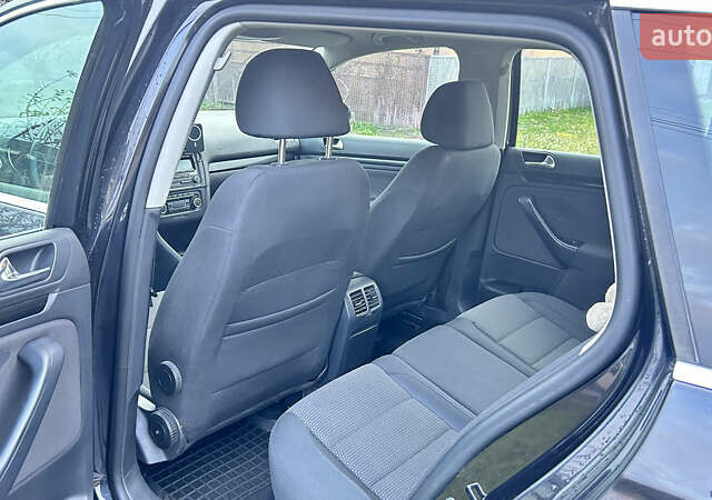 Черный Фольксваген Гольф, объемом двигателя 1.6 л и пробегом 247 тыс. км за 7800 $, фото 14 на Automoto.ua