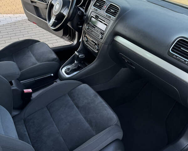 Черный Фольксваген Гольф, объемом двигателя 1.4 л и пробегом 239 тыс. км за 7150 $, фото 21 на Automoto.ua