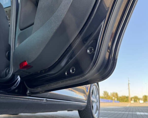 Черный Фольксваген Гольф, объемом двигателя 1.4 л и пробегом 239 тыс. км за 7150 $, фото 34 на Automoto.ua