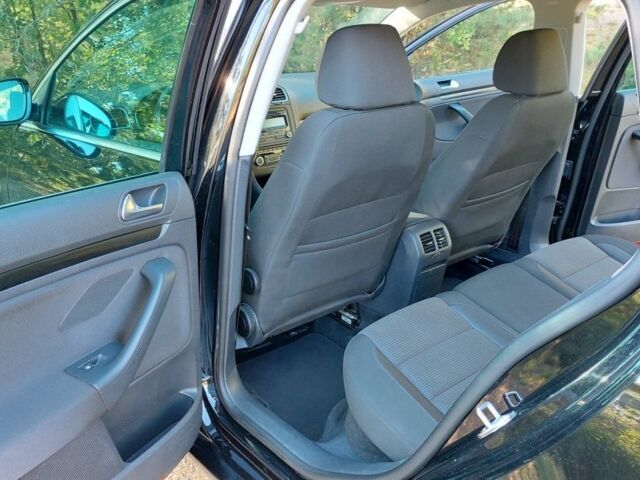 Чорний Фольксваген Гольф, об'ємом двигуна 1.6 л та пробігом 193 тис. км за 8200 $, фото 5 на Automoto.ua