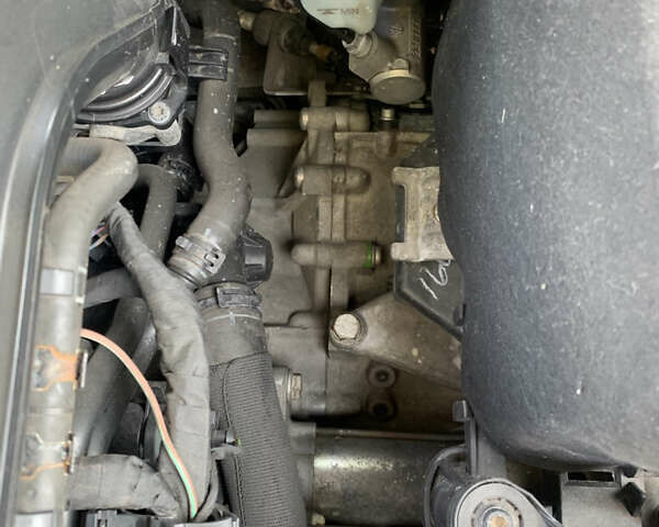 Черный Фольксваген Гольф, объемом двигателя 1.39 л и пробегом 230 тыс. км за 11500 $, фото 28 на Automoto.ua