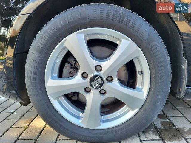 Черный Фольксваген Гольф, объемом двигателя 1.4 л и пробегом 199 тыс. км за 8000 $, фото 15 на Automoto.ua