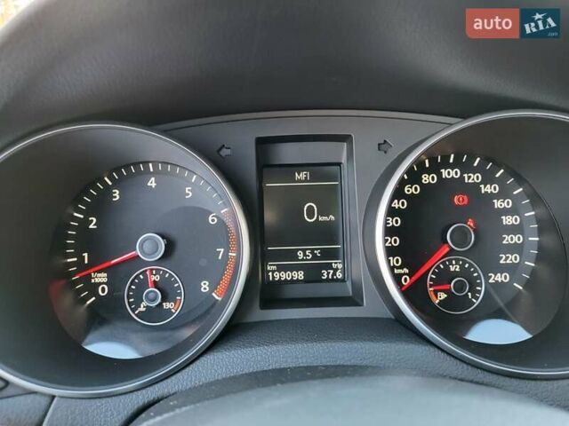 Черный Фольксваген Гольф, объемом двигателя 1.4 л и пробегом 199 тыс. км за 8000 $, фото 27 на Automoto.ua