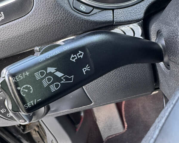 Черный Фольксваген Гольф, объемом двигателя 1.6 л и пробегом 235 тыс. км за 8800 $, фото 37 на Automoto.ua