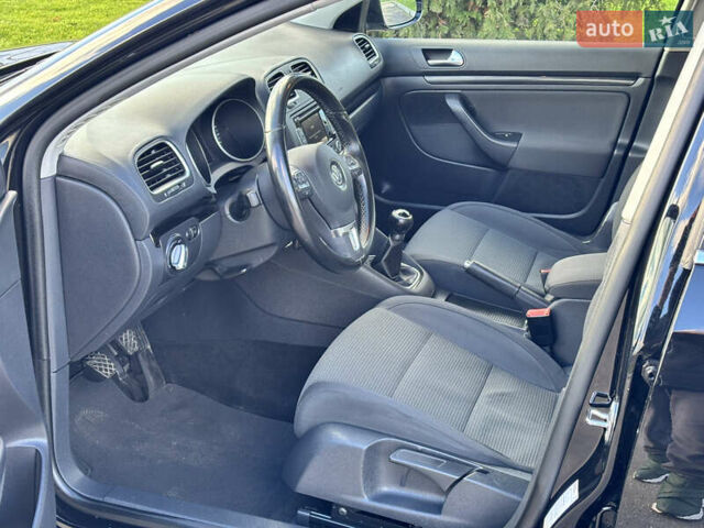 Черный Фольксваген Гольф, объемом двигателя 1.4 л и пробегом 200 тыс. км за 8600 $, фото 23 на Automoto.ua