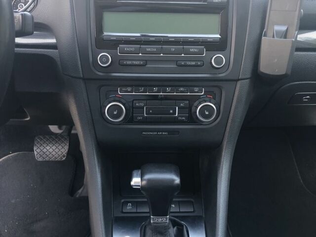 Черный Фольксваген Гольф, объемом двигателя 1.4 л и пробегом 280 тыс. км за 7600 $, фото 7 на Automoto.ua