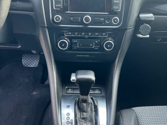 Черный Фольксваген Гольф, объемом двигателя 1.6 л и пробегом 197 тыс. км за 8200 $, фото 8 на Automoto.ua