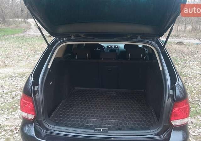 Черный Фольксваген Гольф, объемом двигателя 1.39 л и пробегом 240 тыс. км за 7800 $, фото 6 на Automoto.ua