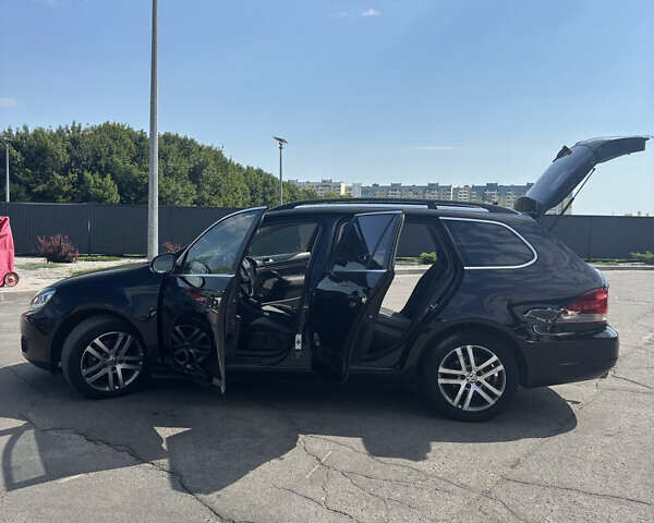 Черный Фольксваген Гольф, объемом двигателя 1.6 л и пробегом 300 тыс. км за 8200 $, фото 4 на Automoto.ua