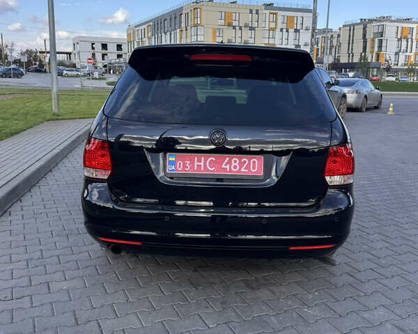 Черный Фольксваген Гольф, объемом двигателя 1.6 л и пробегом 235 тыс. км за 8800 $, фото 24 на Automoto.ua