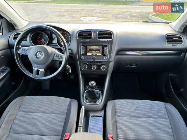 Черный Фольксваген Гольф, объемом двигателя 1.4 л и пробегом 200 тыс. км за 8600 $, фото 31 на Automoto.ua