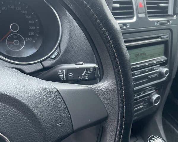 Чорний Фольксваген Гольф, об'ємом двигуна 1.6 л та пробігом 300 тис. км за 6999 $, фото 4 на Automoto.ua