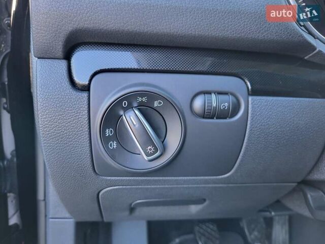 Черный Фольксваген Гольф, объемом двигателя 1.4 л и пробегом 199 тыс. км за 8000 $, фото 24 на Automoto.ua